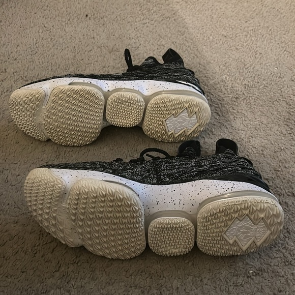 Lebron ashes size 10.5 NIKE - Picture 3 of 4